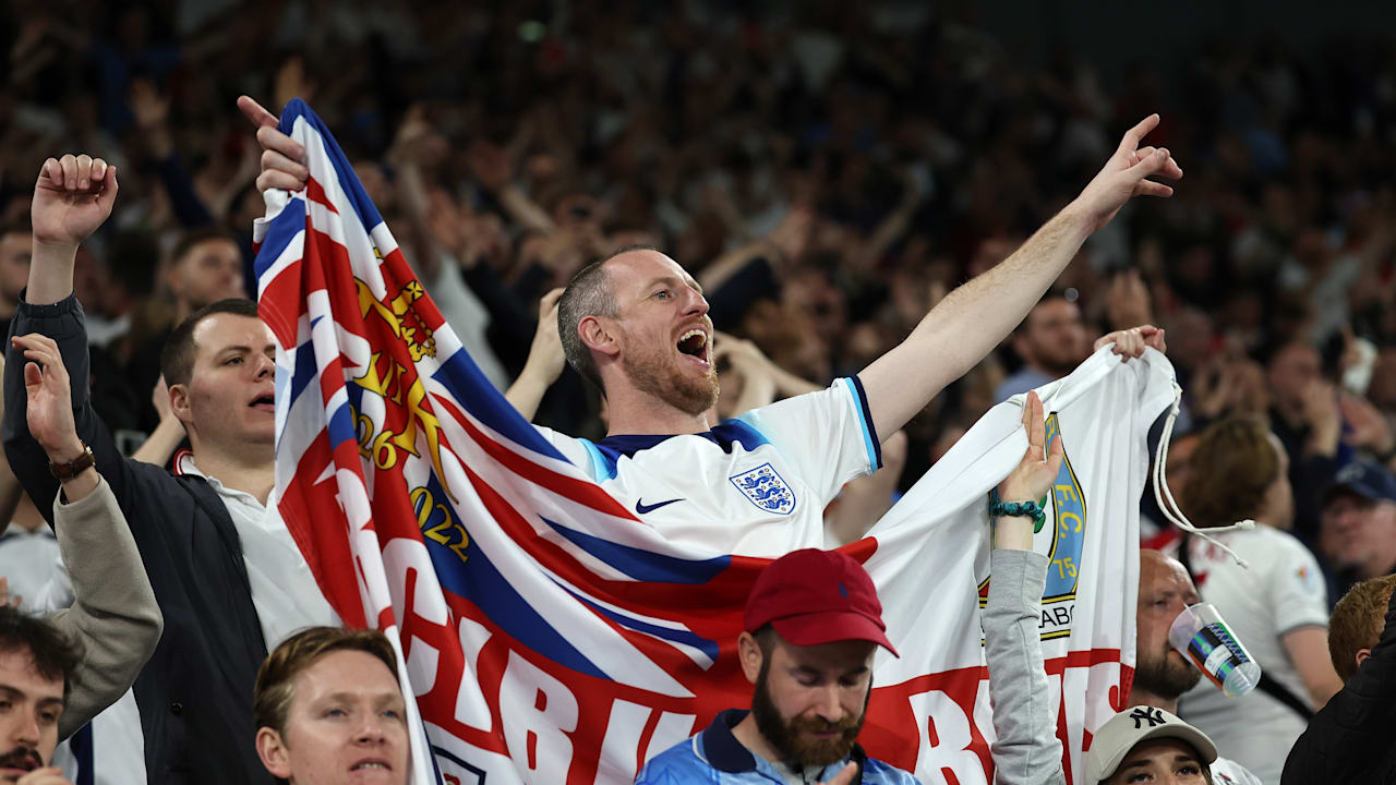 Achtung, Ohrwurm-Gefahr! England feiert Sieg mit MEGA-HIT